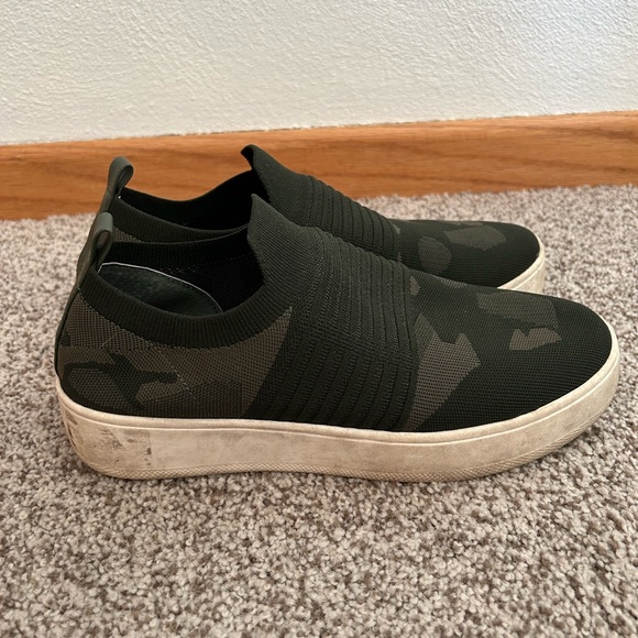 Steve Madden Green Slip On’s - Picture 5 of 7